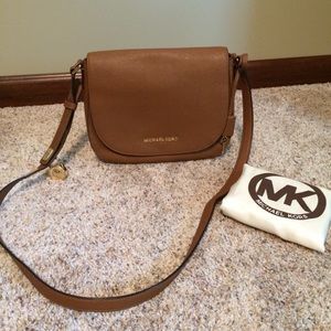 LIKE NEW Michael Kors Flap Crossbody.